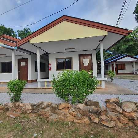 Pineapple Resort Ban Huai Thalaeng Phan 外观 照片